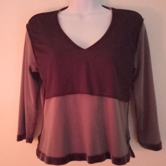 NWT🎁FREE GIFT INCLUDED Shimmering Glitter V-neck Long-Sleeves Blouse Women - Picture 8 of 12